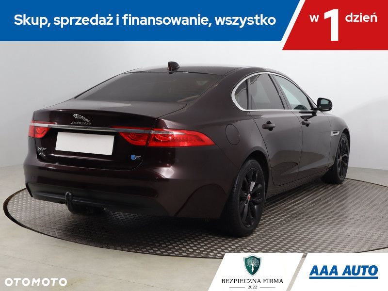 Jaguar XF - 6