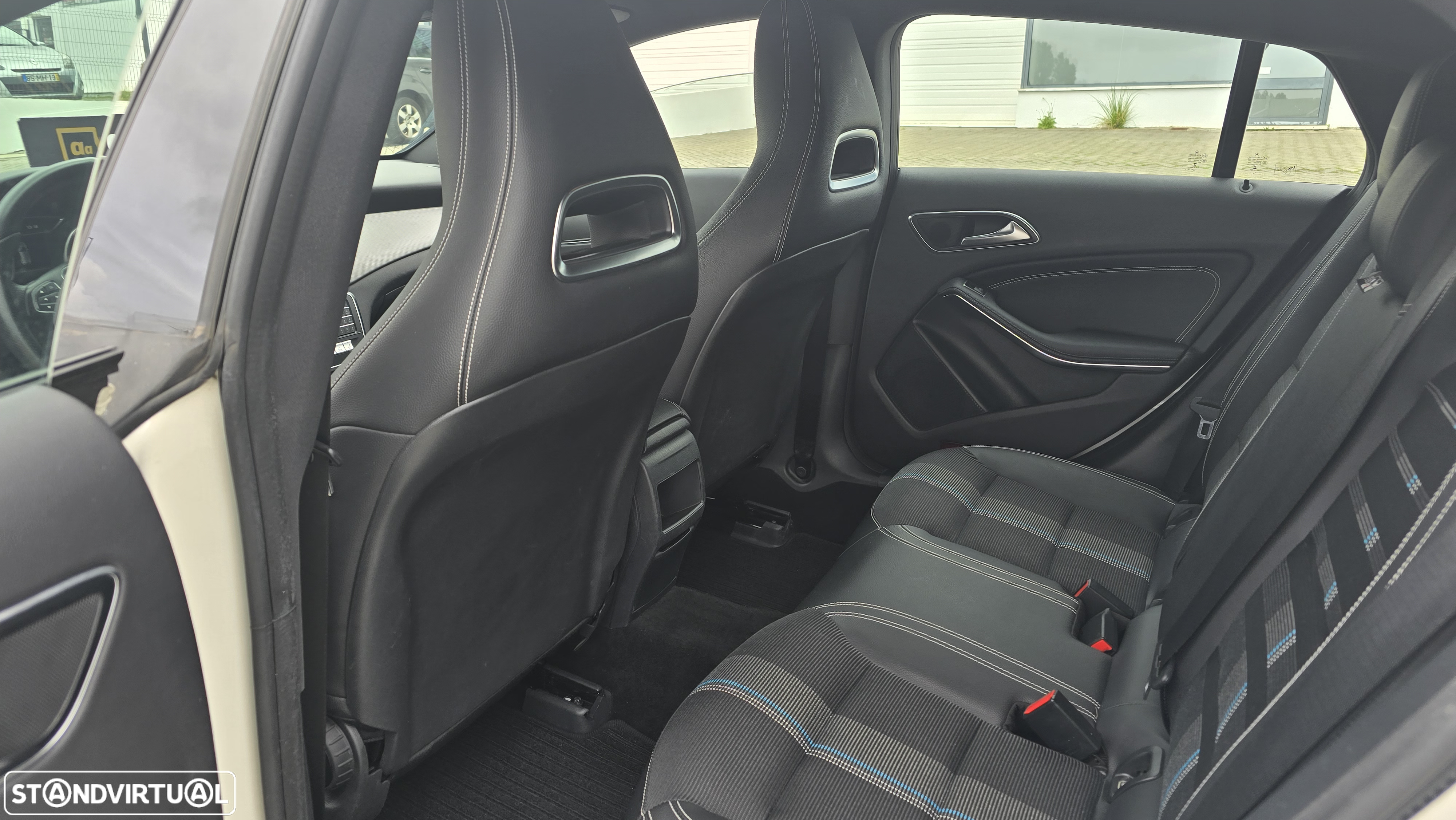 Mercedes-Benz CLA 180 d Shooting Brake Urban - 17