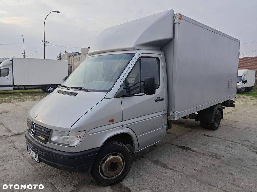 Mercedes-Benz SPRINTER 412 - 9