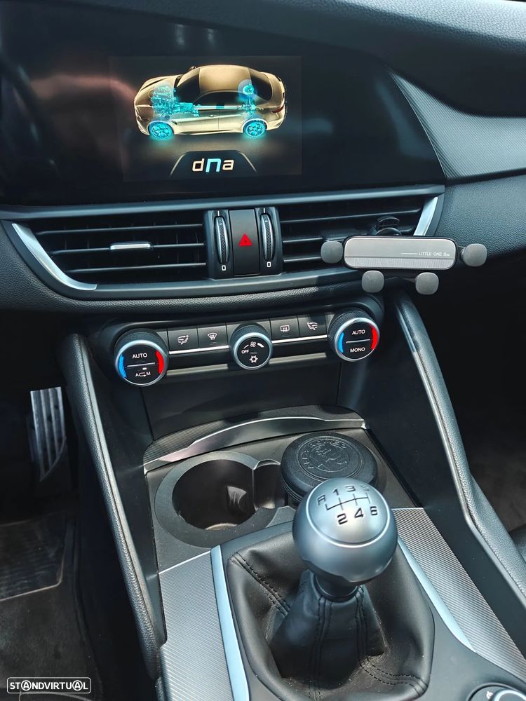 Alfa Romeo Giulia 2.2 D Super - 11