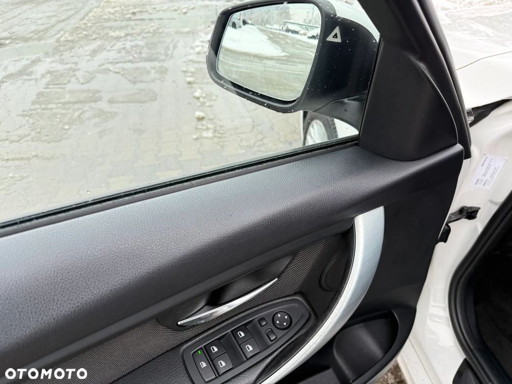 BMW Seria 3 320d xDrive Sport Line - 21