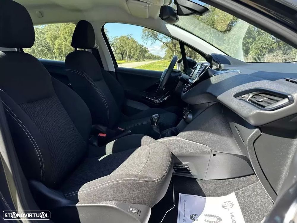 Peugeot 208 1.2 PureTech Active - 8