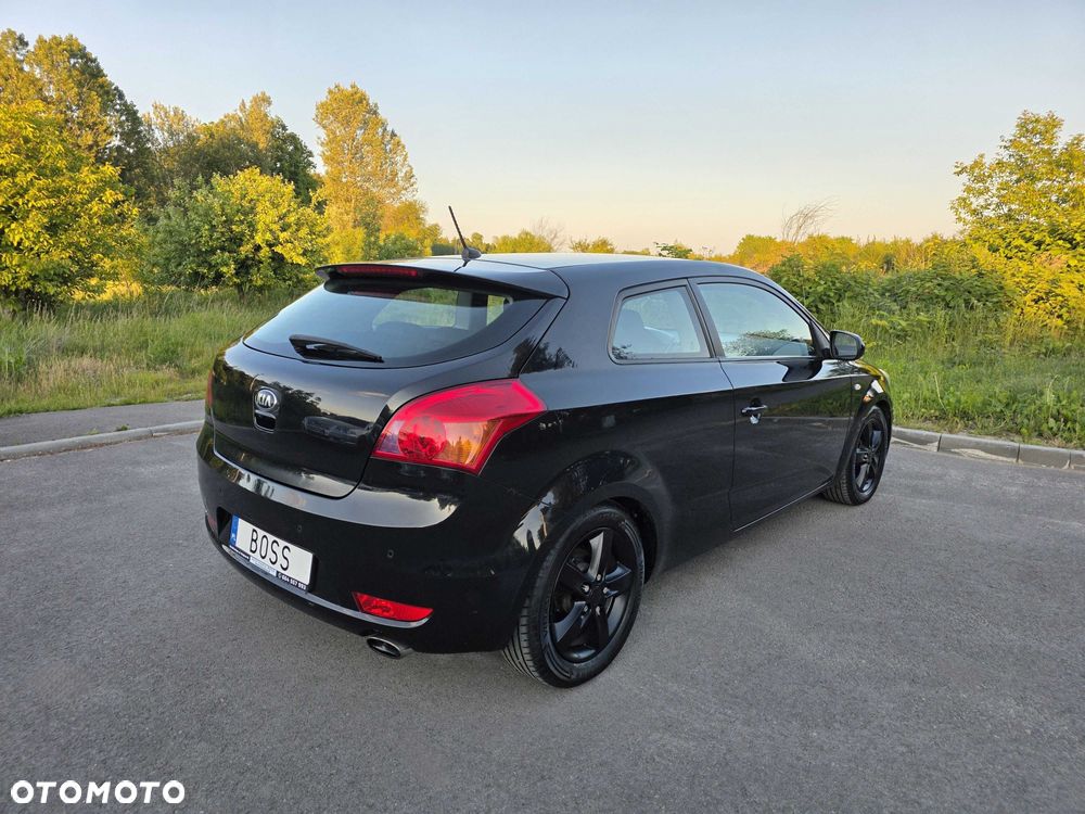 Kia Ceed - 4