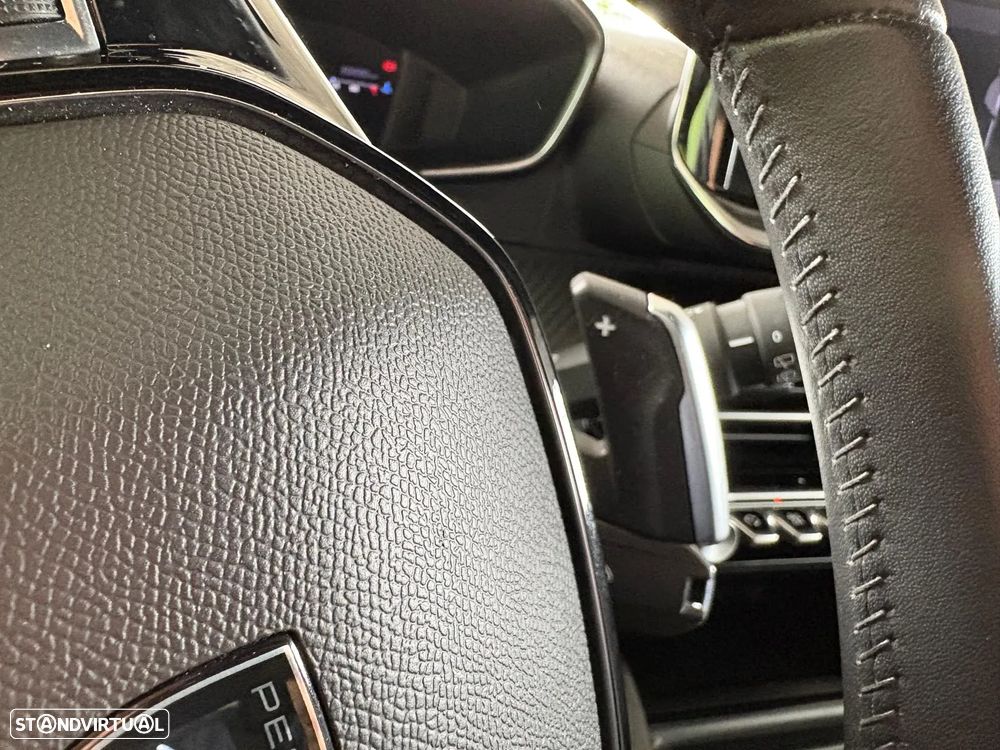 Peugeot 2008 1.2 PureTech Allure EAT8 - 20