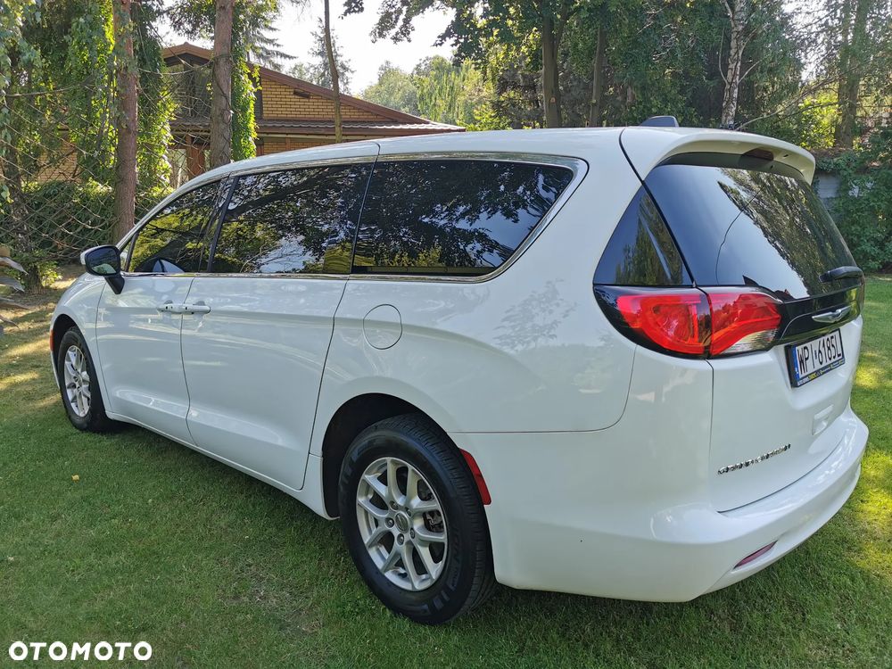 Chrysler Pacifica - 5