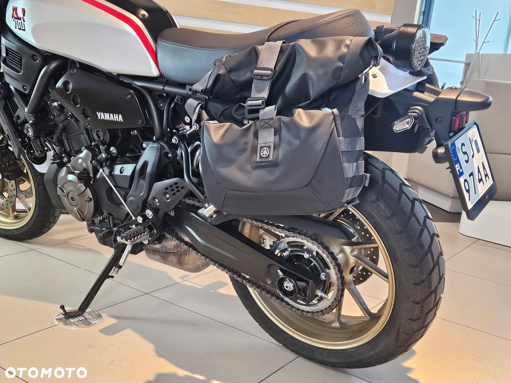 Yamaha XSR - 11