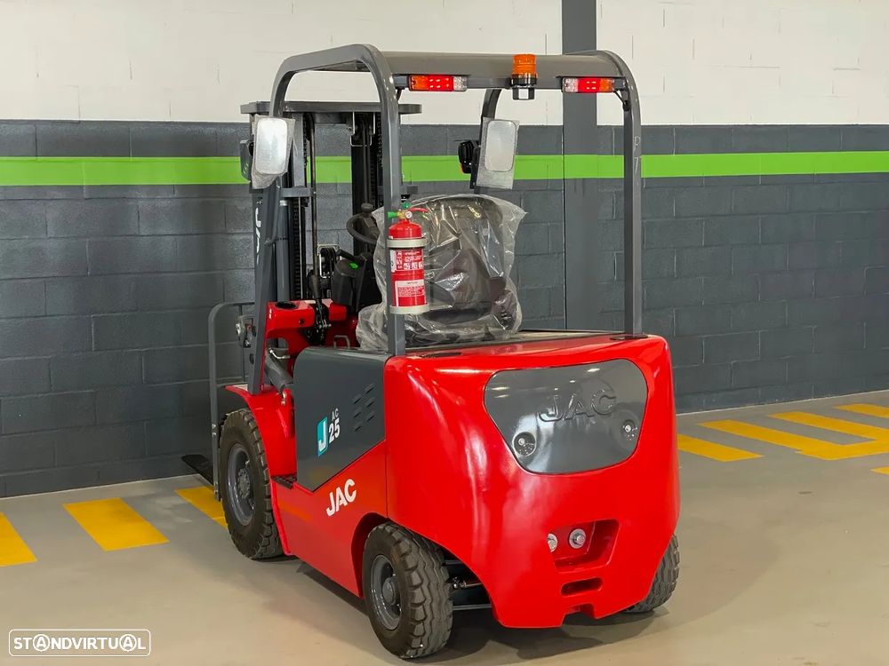 JAC CPD25J Empilhador Elétrico - 5