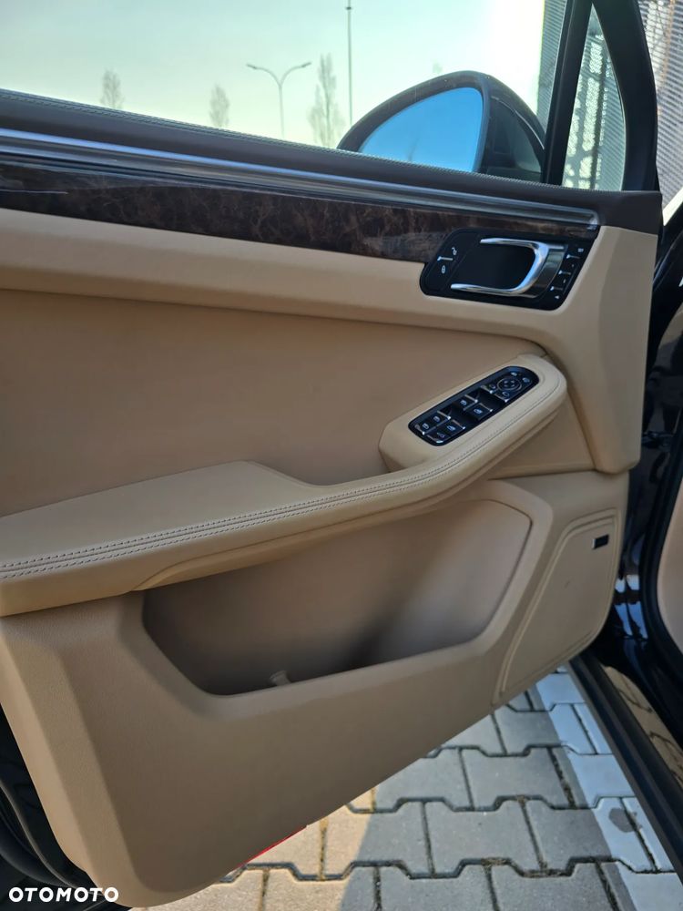 Porsche Macan Standard - 12