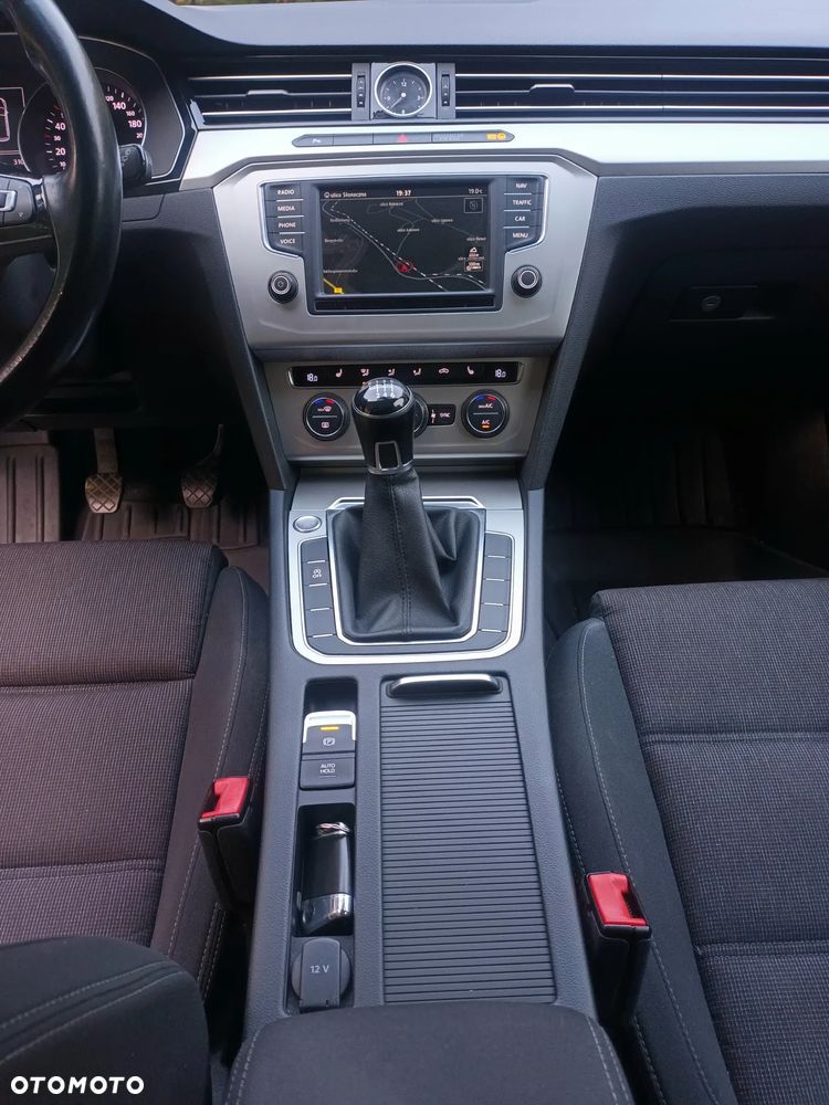 Volkswagen Passat 2.0 TDI BMT Comfortline - 9