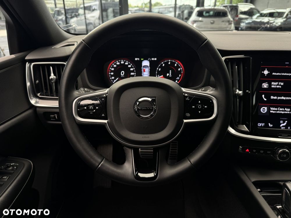 Volvo S60 T5 R-Design - 17