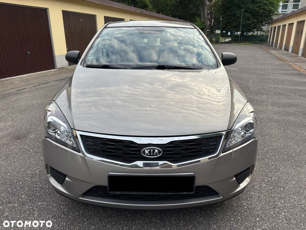 Kia Ceed - 5