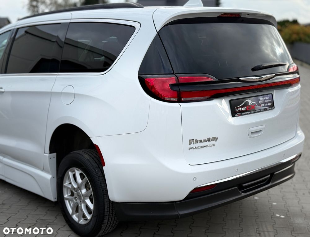 Chrysler Pacifica - 10