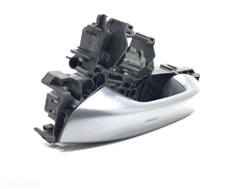 KLAMKA ZEWNĘTRZNA LEWY TYŁ - 258.00 PLN - SKODA SUPERB IV 2023 - 2.0 TSI 195 kW [265 KM] benzyna - 2