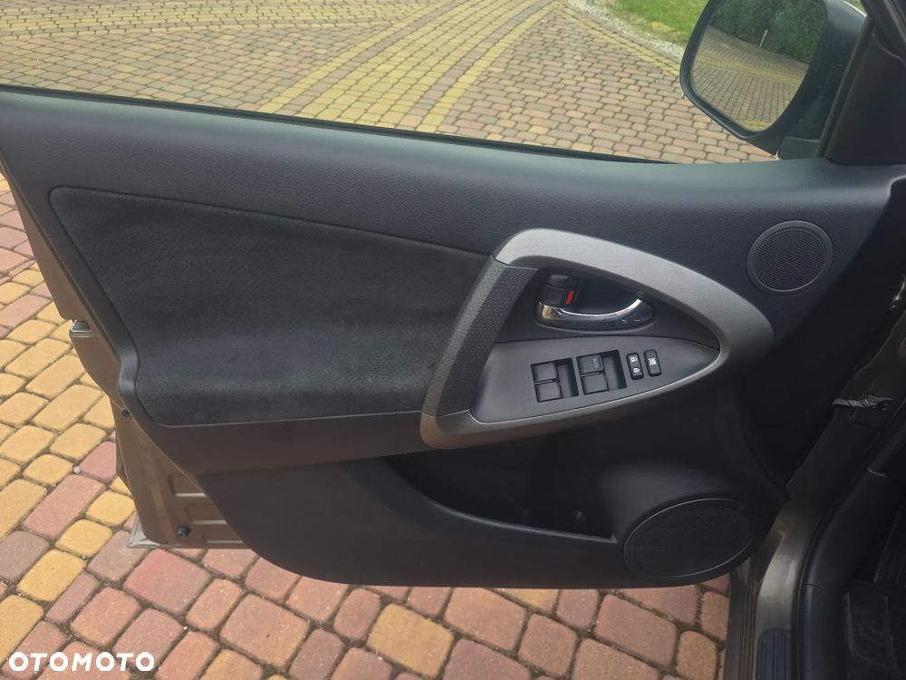 Toyota RAV4 2.0 VVT-i Premium - 26