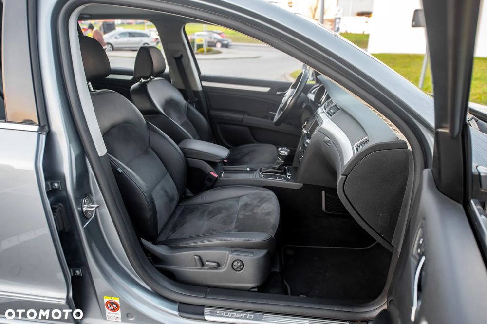 Skoda Superb 3.6 FSI 4x4 Elegance DSG - 32