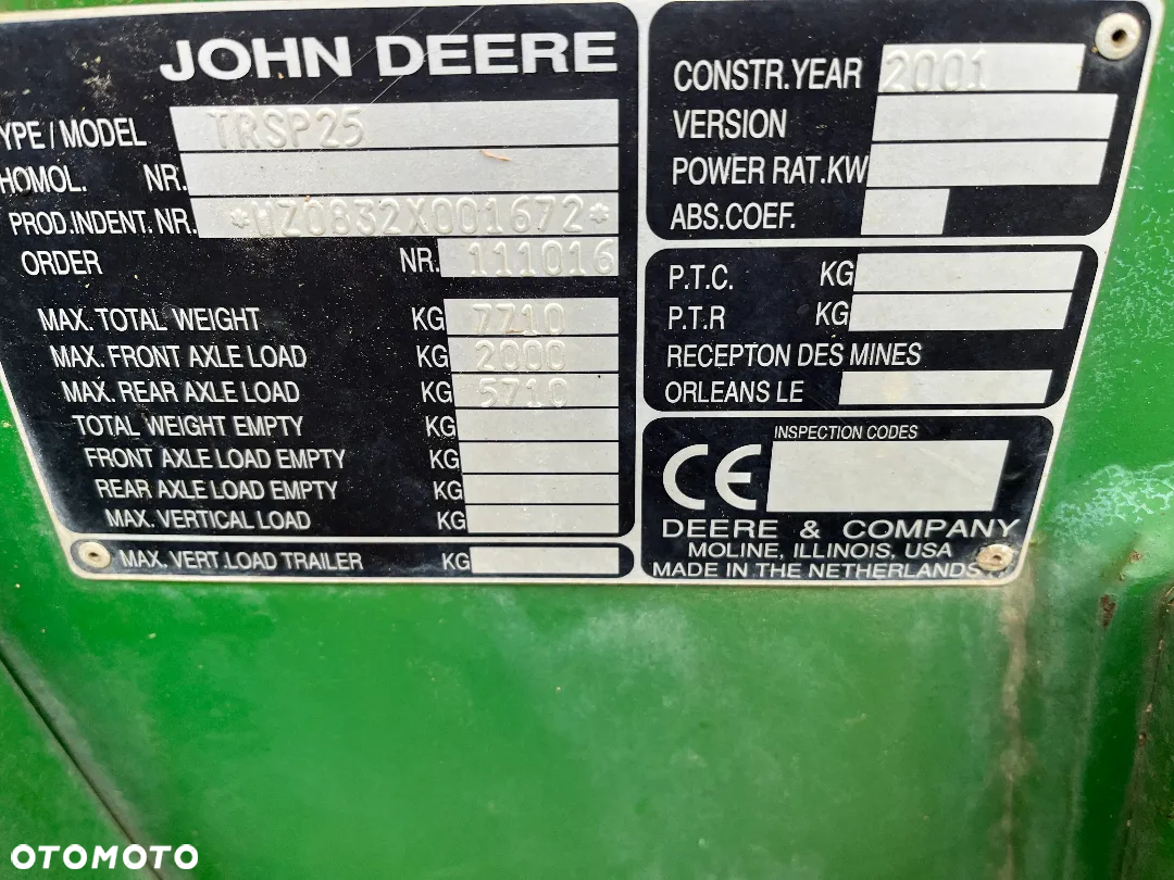 John Deere 832 - 8
