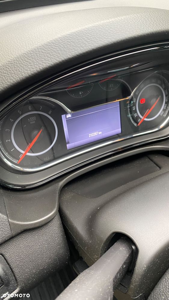 Opel Insignia - 10