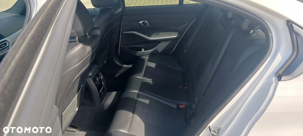 BMW Seria 3 320d xDrive MHEV Advantage - 5