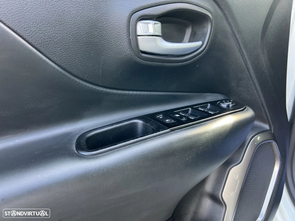 Jeep Renegade 1.0 T Limited - 12