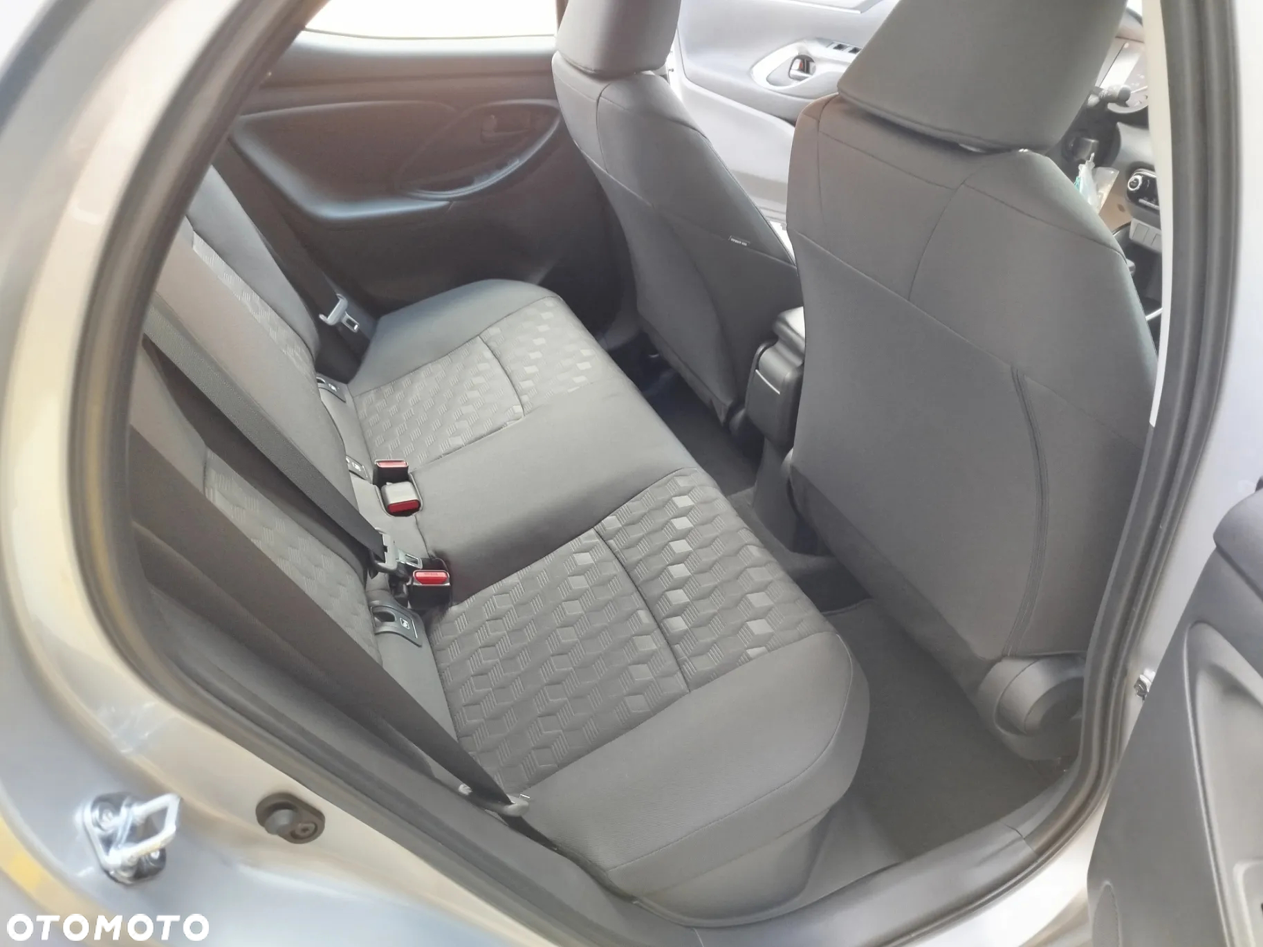 Toyota Yaris Hybrid 1.5 Comfort - 17
