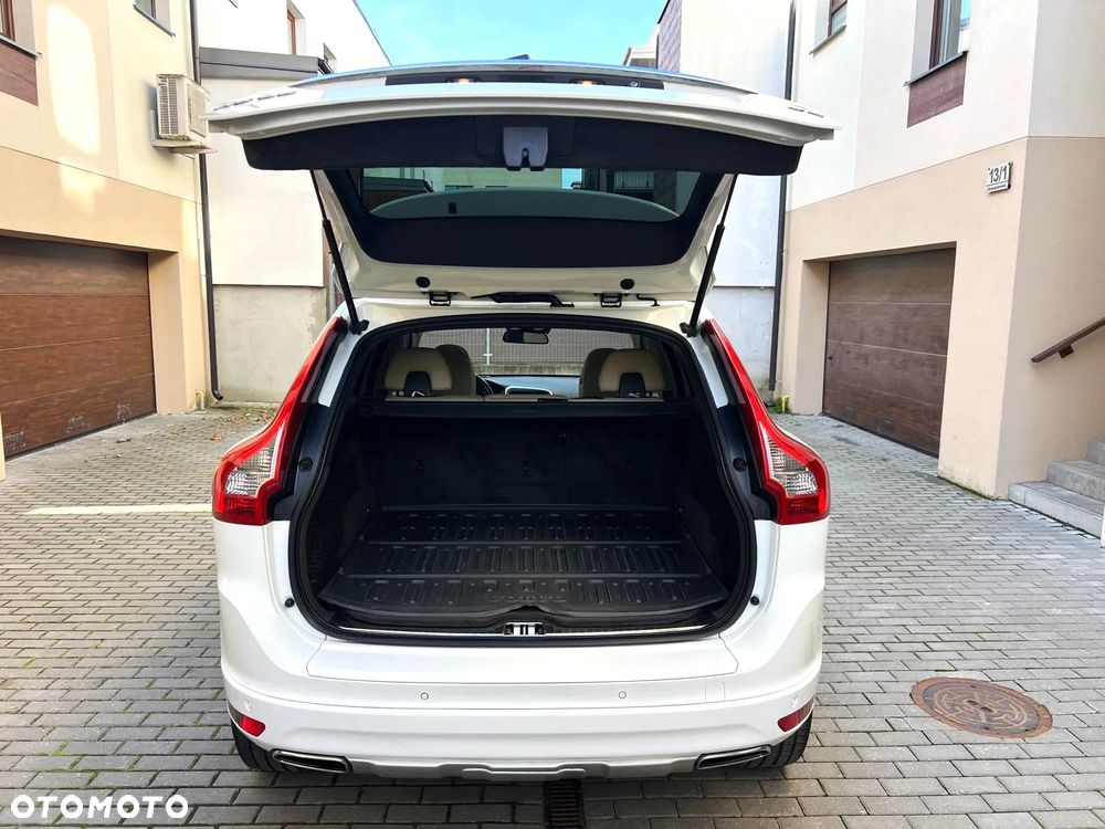 Volvo XC 60 D4 Geartronic Summum - 24