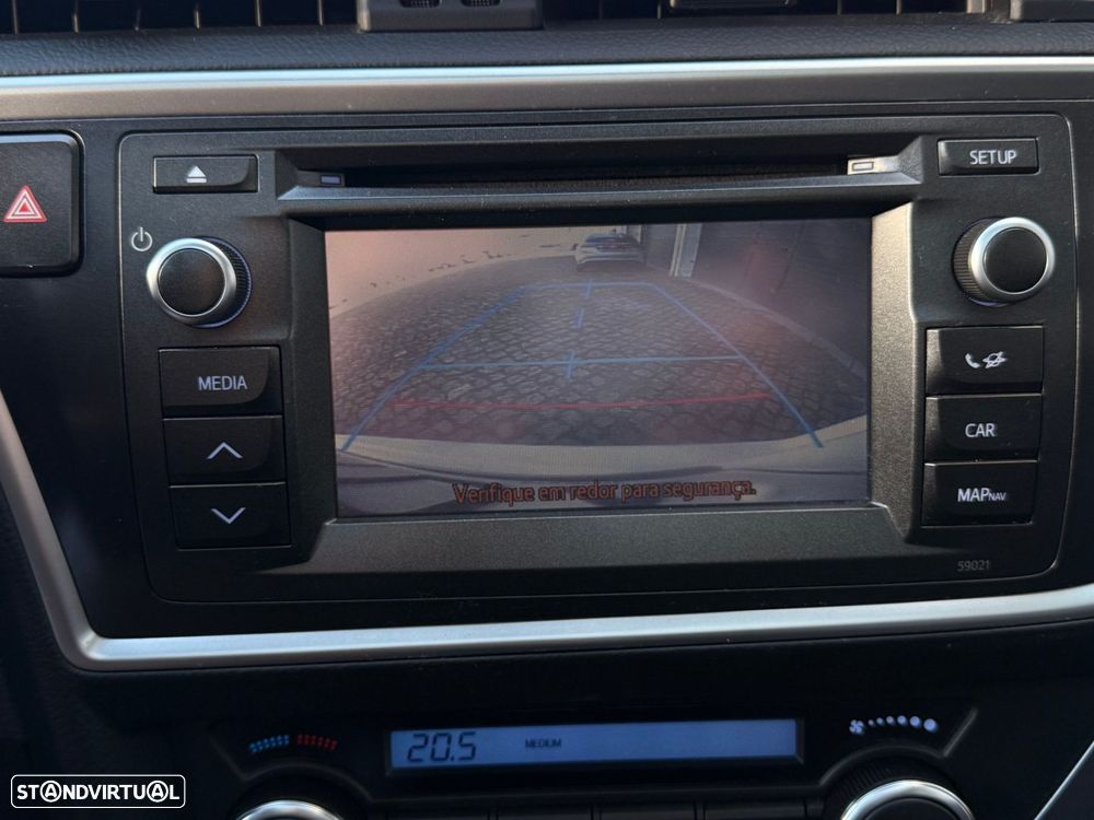 Toyota Auris Touring Sports 1.8 HSD Comfort - 17