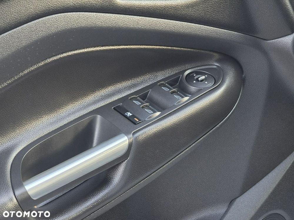 Ford Kuga - 17