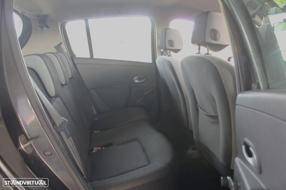 Renault Clio 1.2 16V Rip Curl II - 32