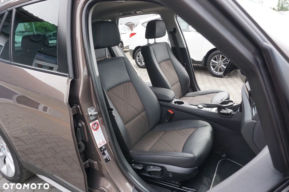 BMW X1 xDrive18d Sport Line - 27
