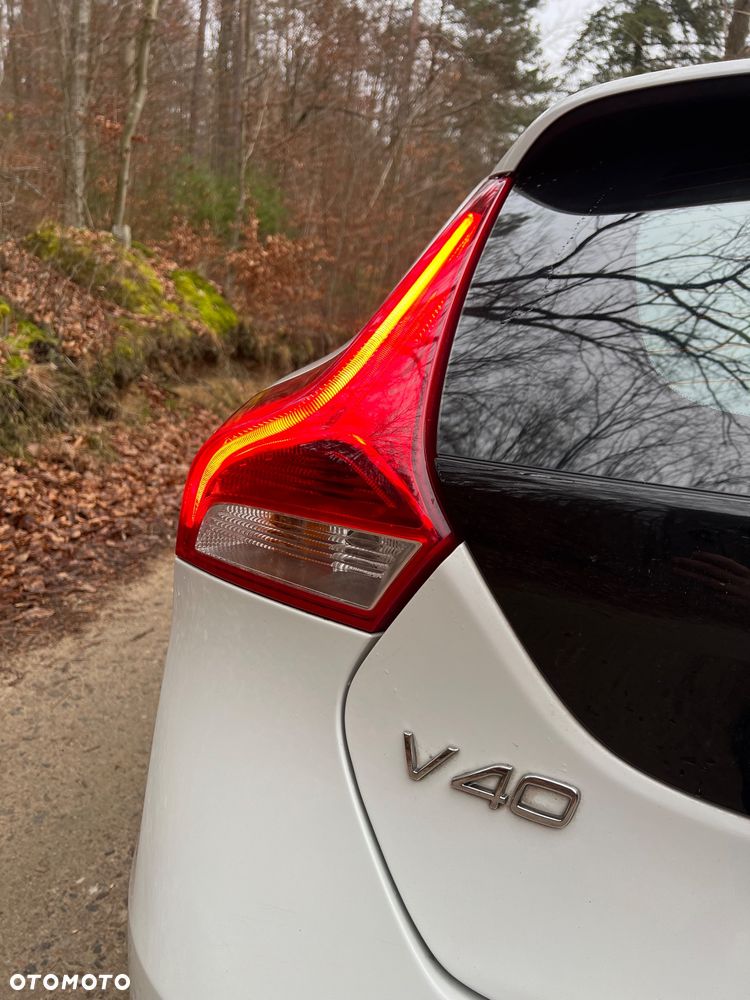 Volvo V40 D3 Geartronic Inscription - 16