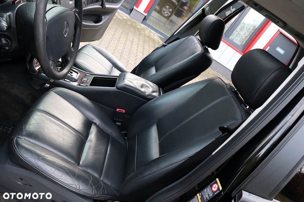 Mercedes-Benz ML - 24