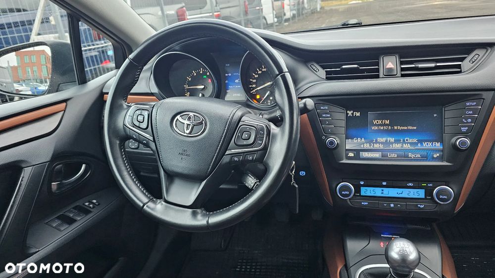 Toyota Avensis 1.8 Premium - 10