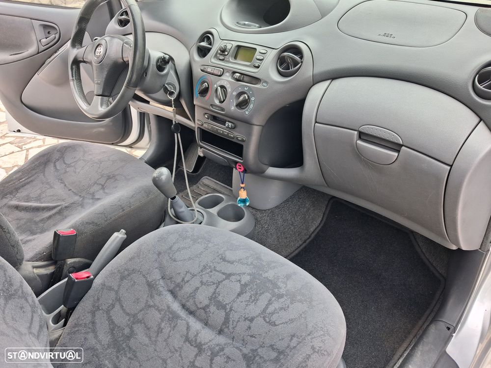 Toyota Yaris 1.4 D-4D Sol - 13