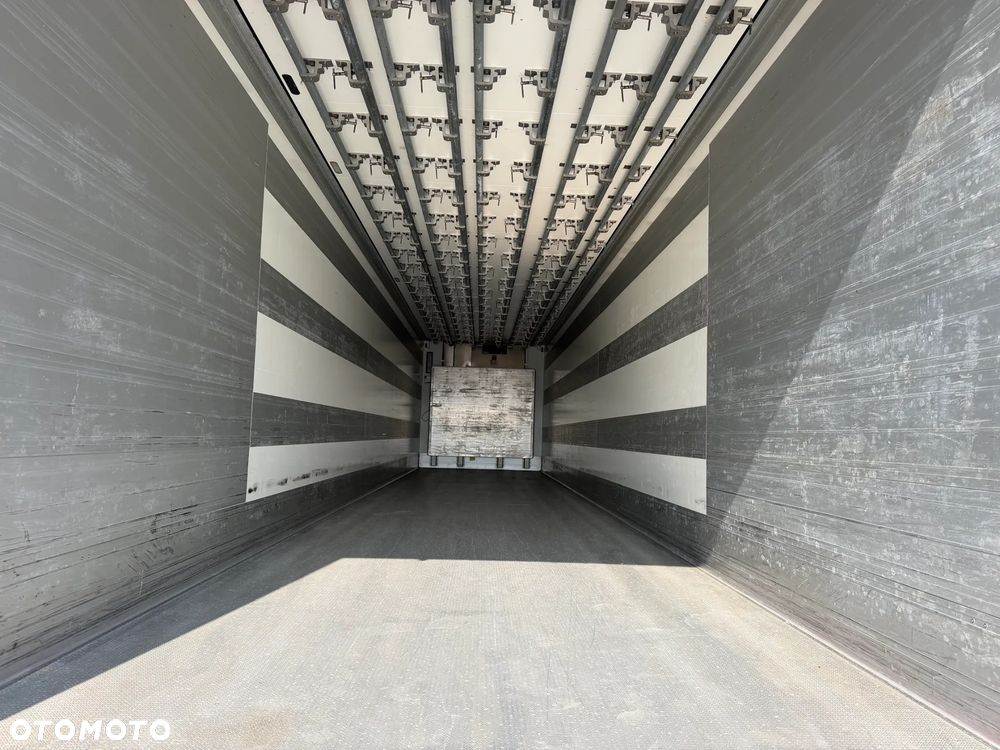 Schmitz Cargobull Chłodnia Hakówka Thermo King SLXi300 2017 rok - 13