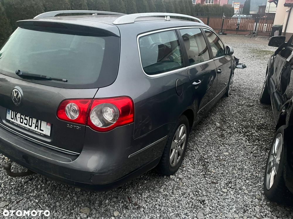 Volkswagen Passat 2.0 TDI DPF BlueMotion Technology Comfortline - 4