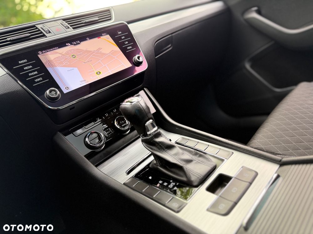 Skoda Superb 2.0 TDI DSG Style - 7