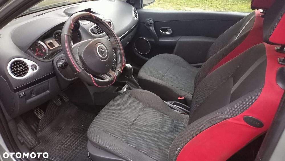 Renault Clio 1.2 16V 75 Collection - 11