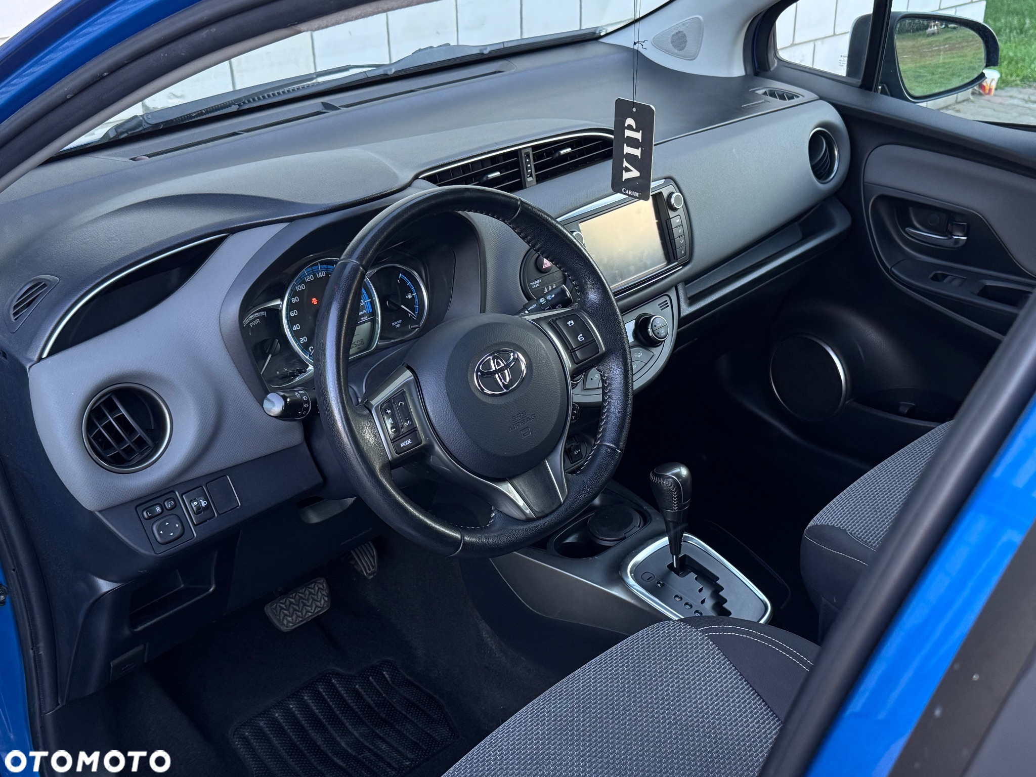 Toyota Yaris Hybrid 100 Premium - 21