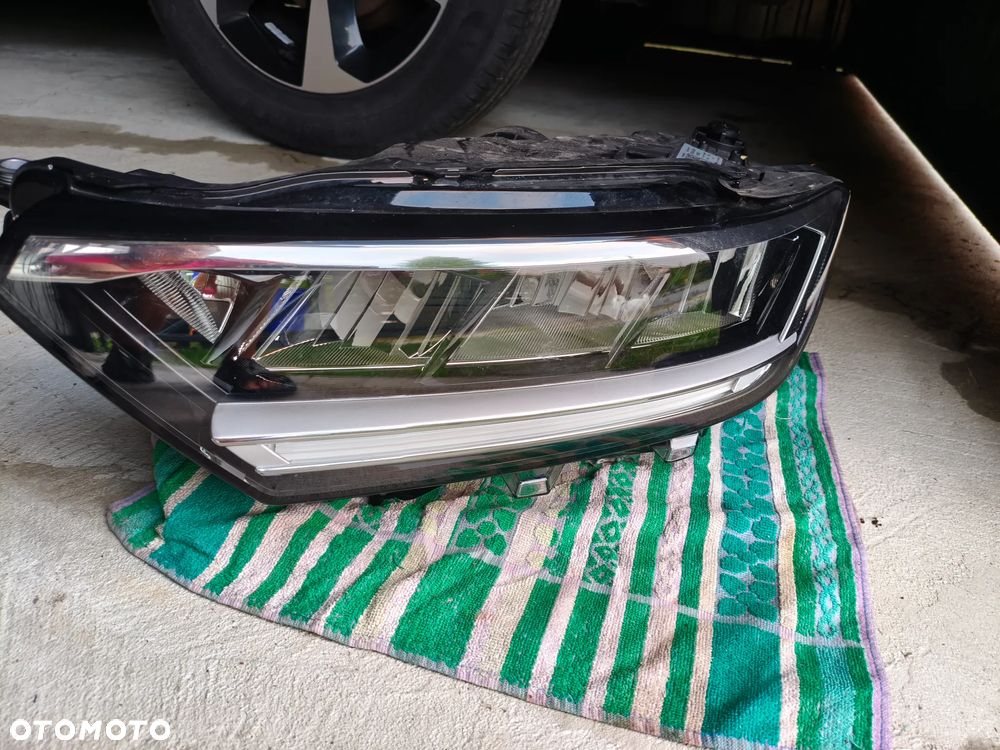 Lampa lewa przód T-Roc 2025 oryginalna - 1