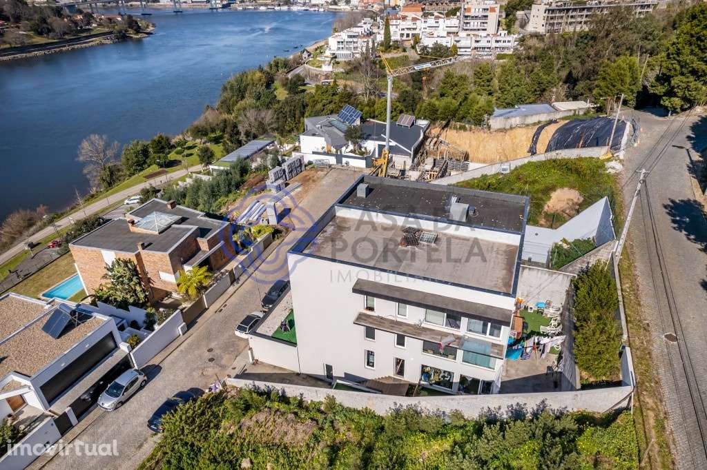 Moradia em Acabamento em Valbom junto ao Rio Douro - Grande imagem: 2/31