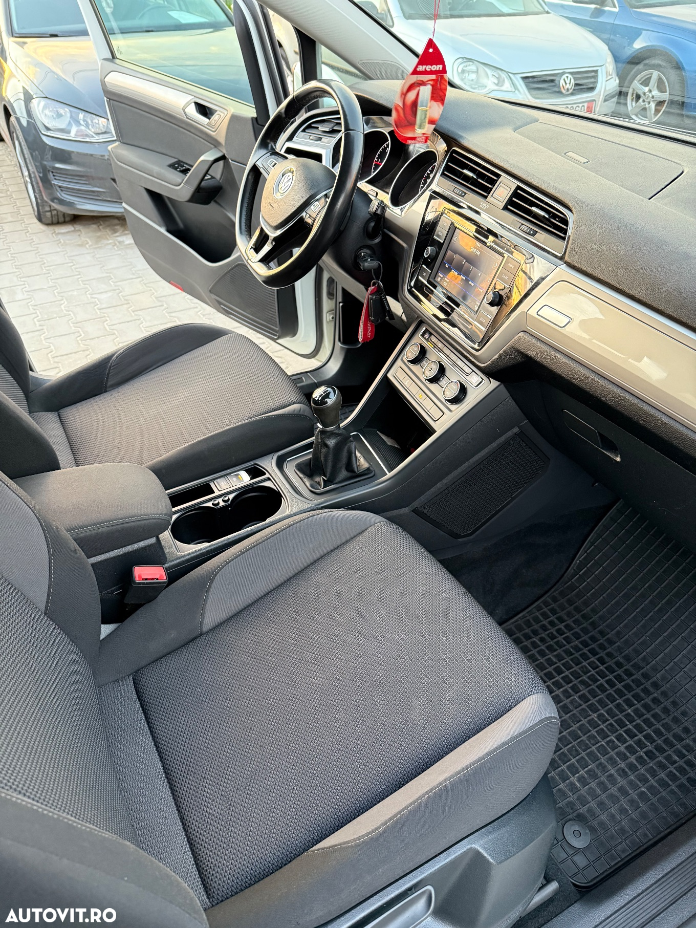 Volkswagen Touran 1.6 TDI SCR (BlueMotion Technology) Trendline - 20