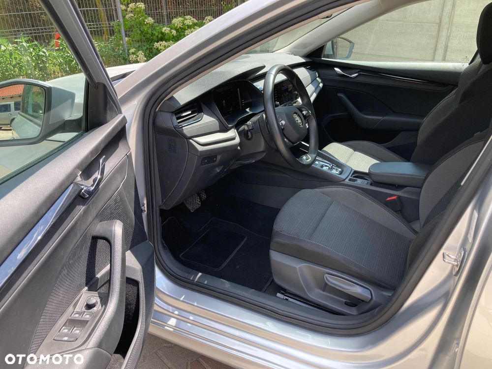 Skoda Octavia 2.0 TDI DSG Selection - 4