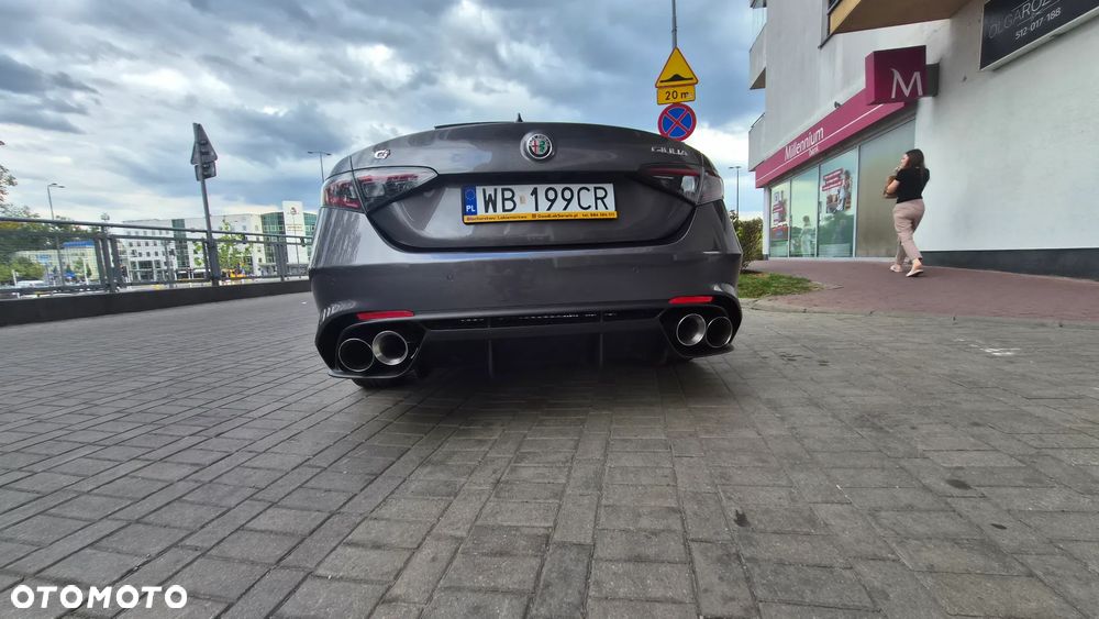 Alfa Romeo Giulia 2.0 Turbo 16V AT8-Q4 Veloce - 7