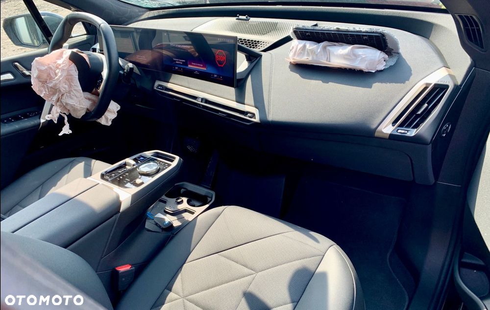 BMW iX xDrive50 - 8