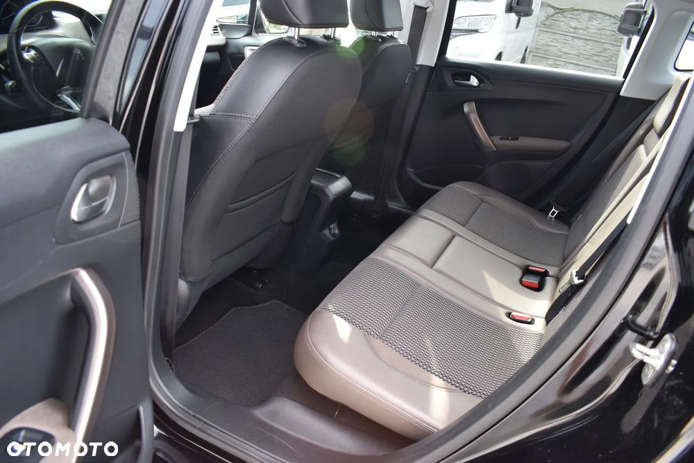 Peugeot 2008 PureTech 110 Stop&Start EAT6 Allure - 9