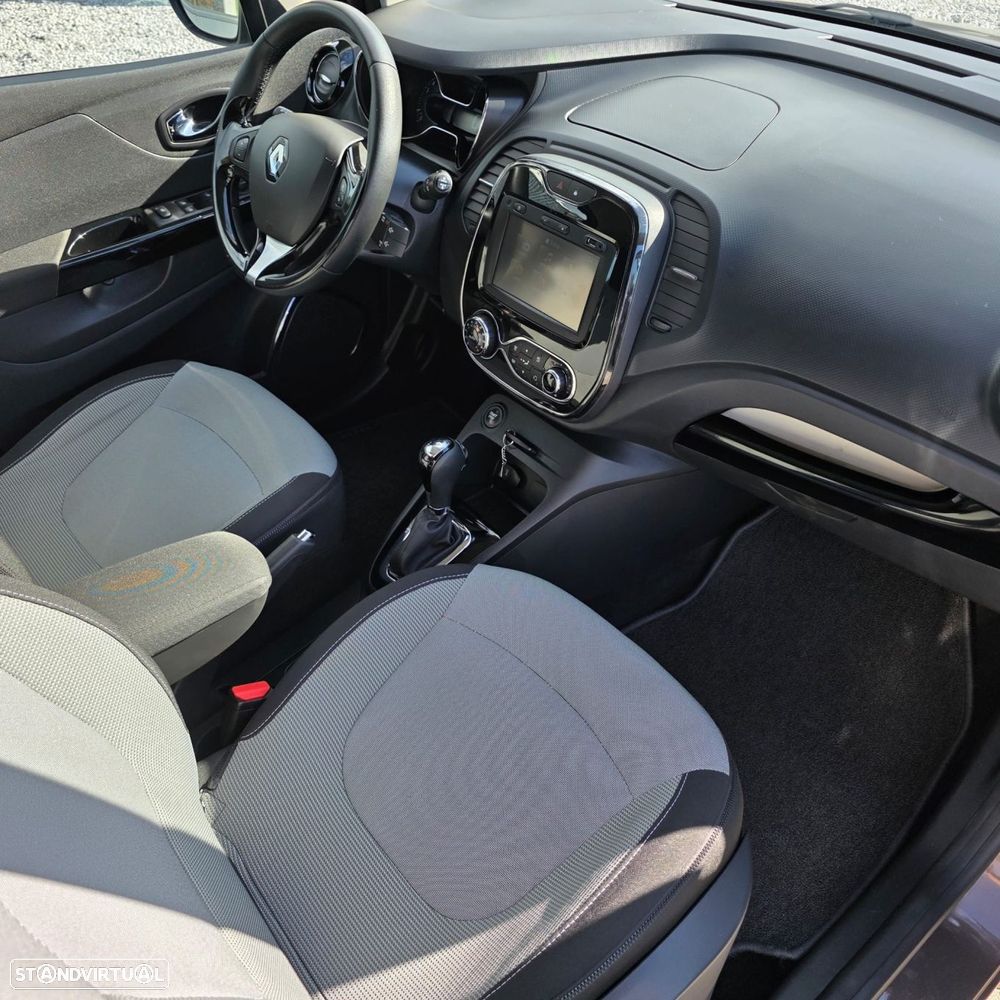Renault Captur 1.2 TCe Exclusive EDC - 27