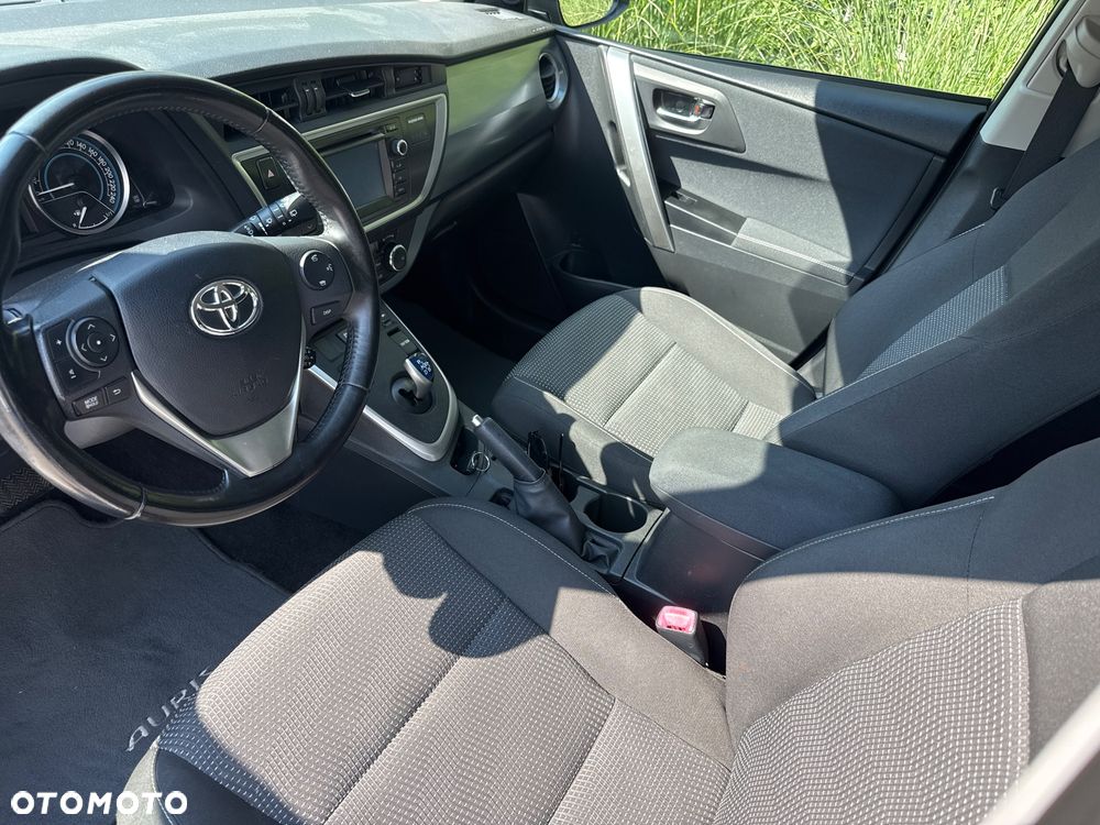 Toyota Auris Hybrid 135 Premium - 23