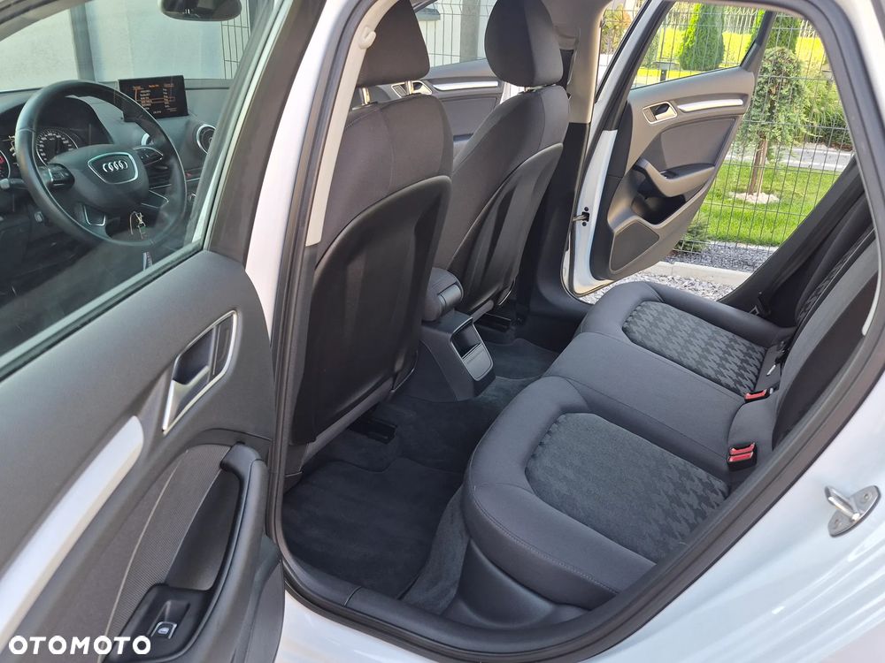 Audi A3 Sportback 1.6 TDI Ambiente - 19