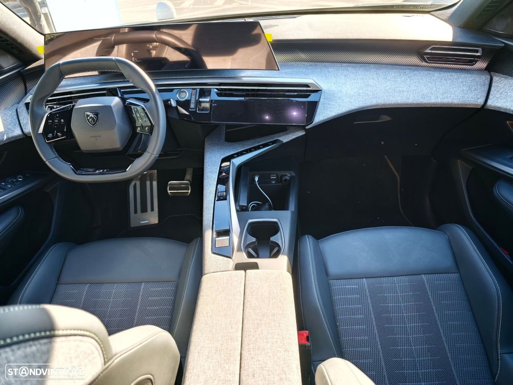 Peugeot E-3008 - 10