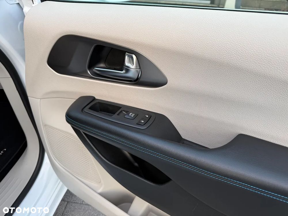 Chrysler Pacifica - 28